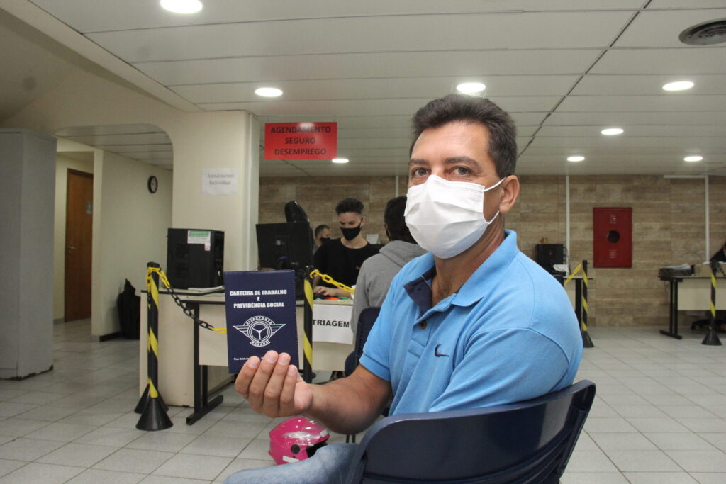 Foto de pedido de seguro-desemprego em Ponta Grossa