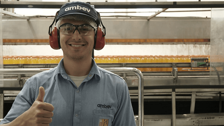 Foto que ilustra vagas de estágio na Ambev