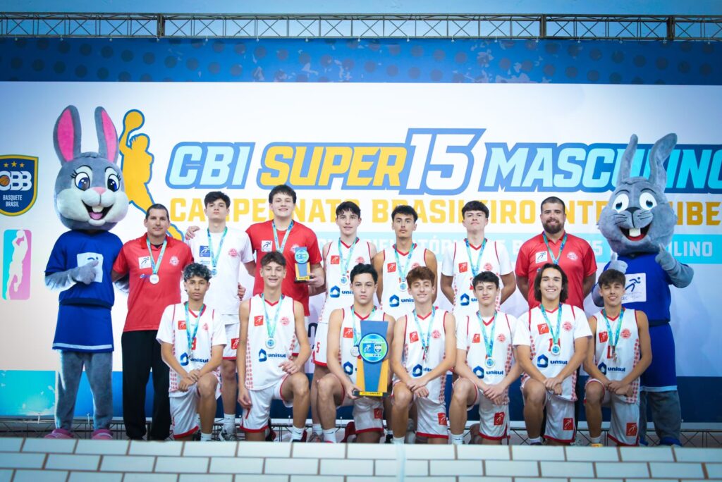 Equipe da LDPG perfilada na premiação do CBI