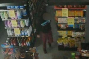 Suspeito foi flagrado cometendo furto em mercado