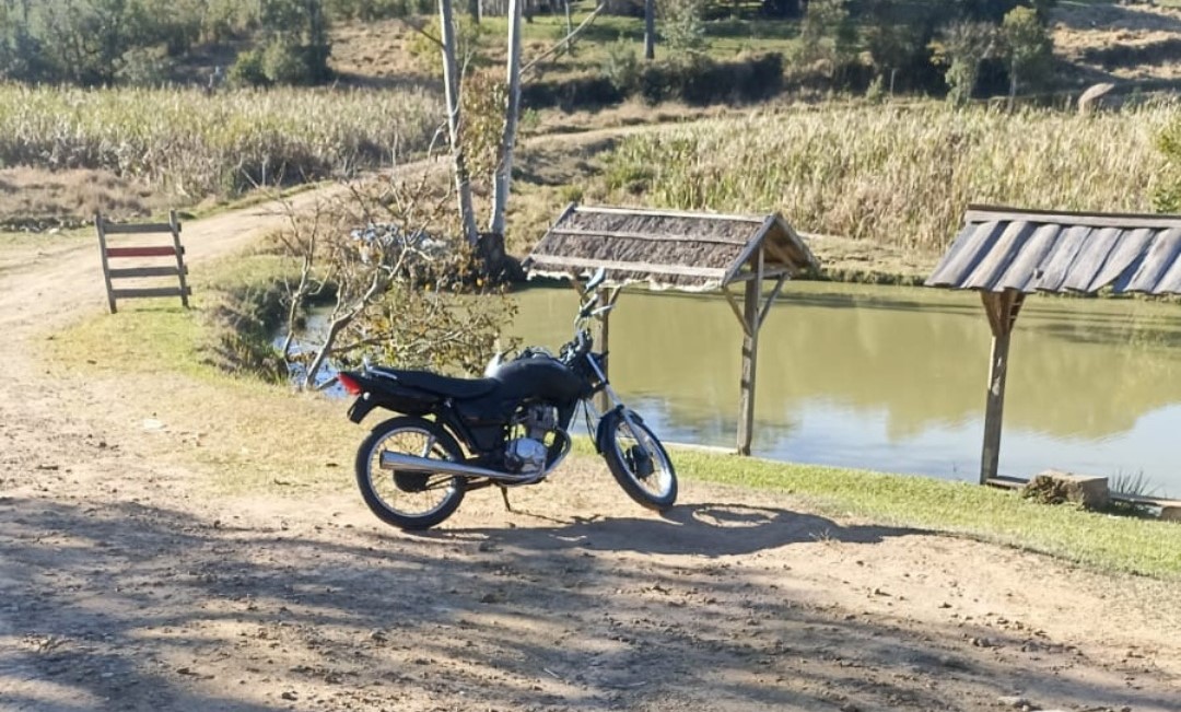 Polícia Civil e GCM de Sengés frustram ação de golpista e recuperam moto