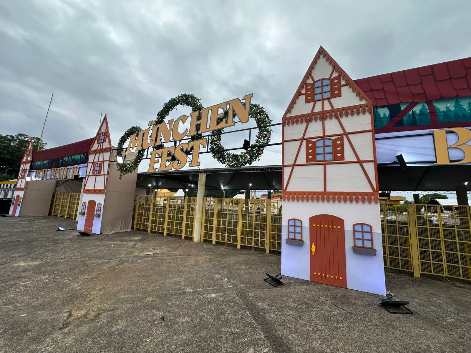 Ornamentação da 34ª Münchenfest no Centro de Eventos