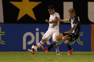 Lance da partida entre Operário e Santos pela Copa São Paulo de Futebol Júnior 2022