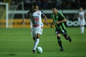 lance de Tomás Bastos na partida entre Operário e América Mineiro pela Copa do Brasil 2020