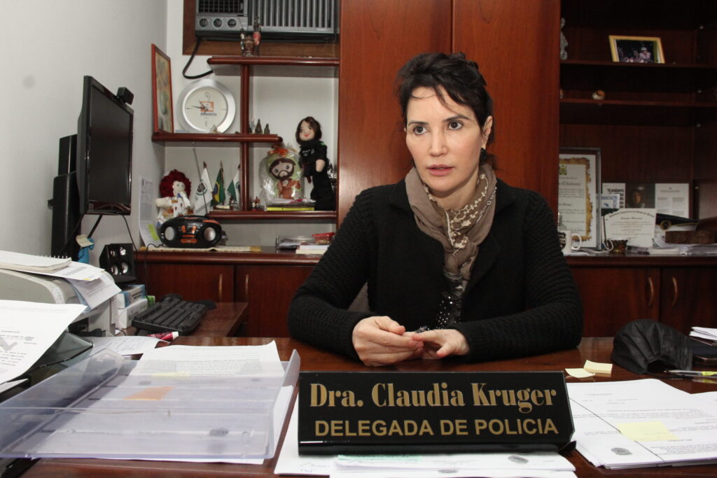 Claudia_Kruger_delegada_delegacia_mulher