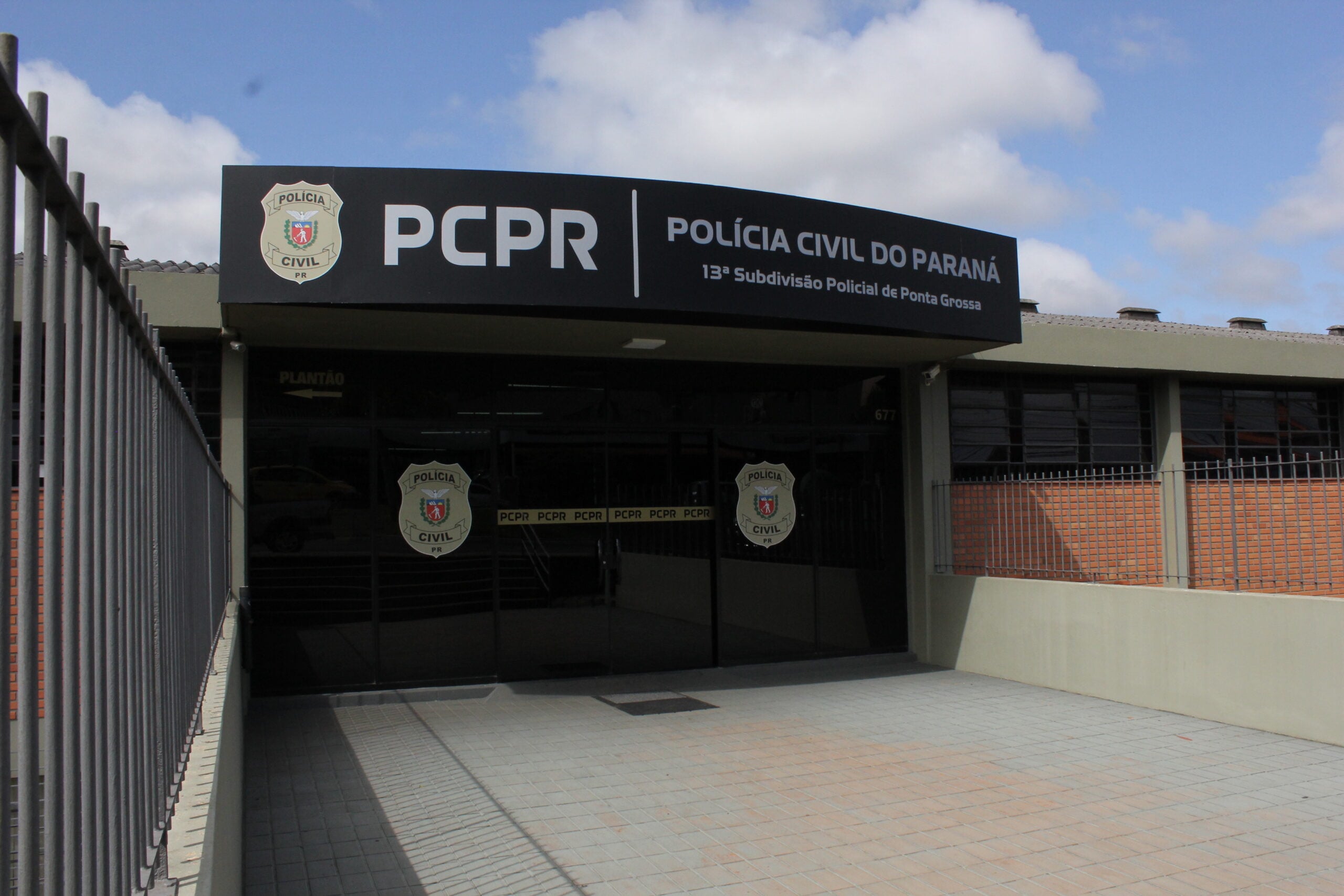 Fachada delegacia de Ponta Grossa