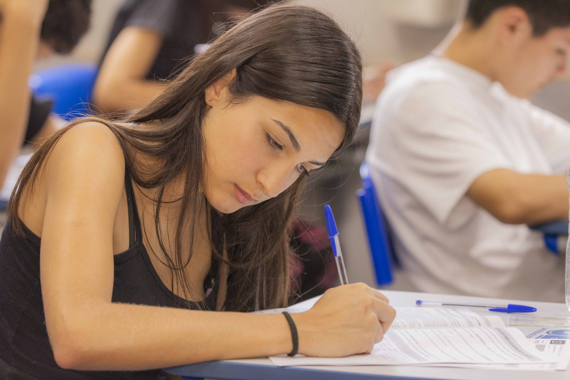 Estudante realizando a prova do PSS da UEPG