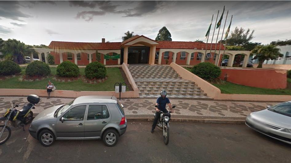 Fachada frontal da Prefeitura de Arapoti