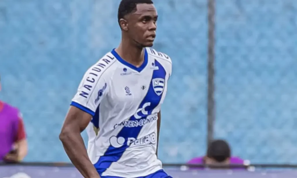 Paulo Victor, jogador do Nacional