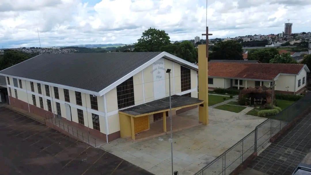 Imagem aérea da Paróquia Nossa Senhora do Pilar, em Ponta Grossa