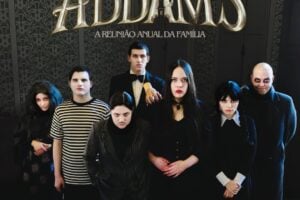 Banner da Peça de Teatro da Família Addams em PG.