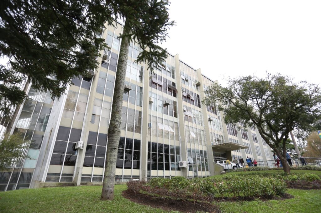 Fachada da Prefeitura de Ponta Grossa