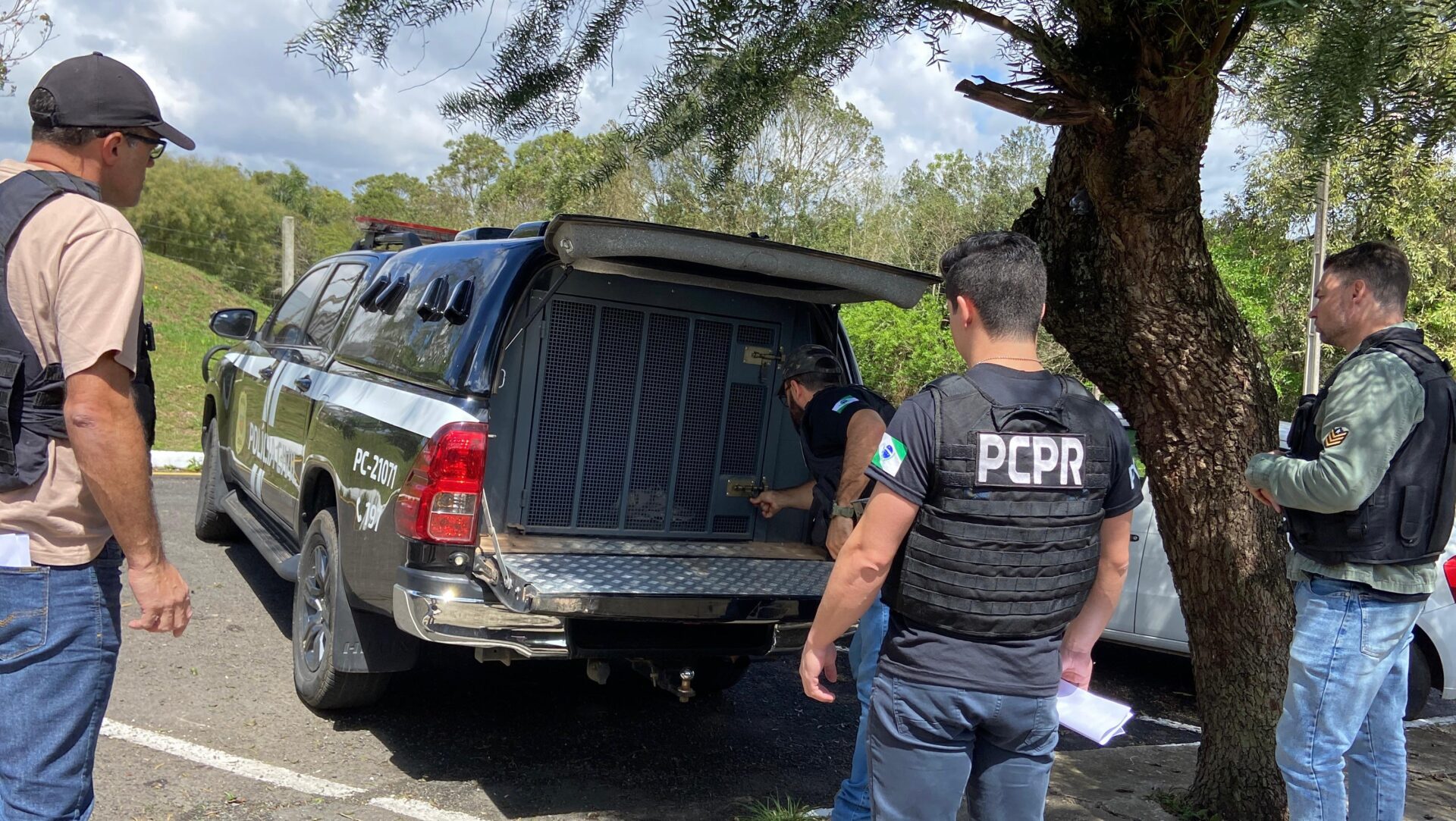 Suspeitos de crime são presos em Piraí do Sul