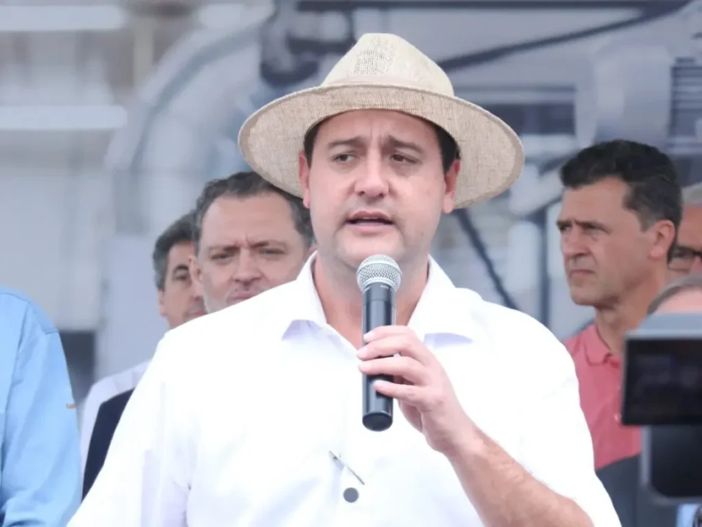 Governador do Paraná, Ratinho Junior, falando em edição anterior do Agroleite em Castro