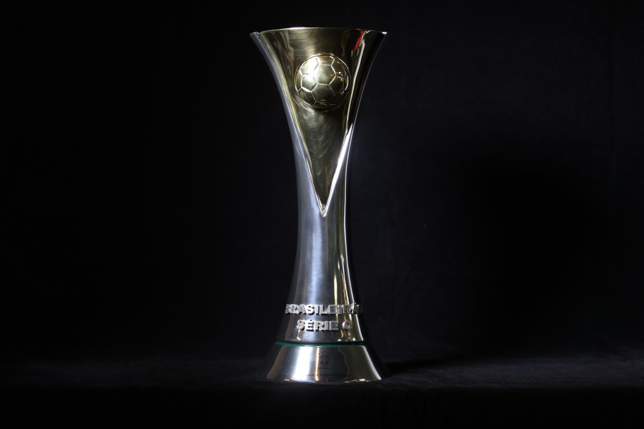 Taça da Série C do Campeonato Brasileiro em fundo preto
