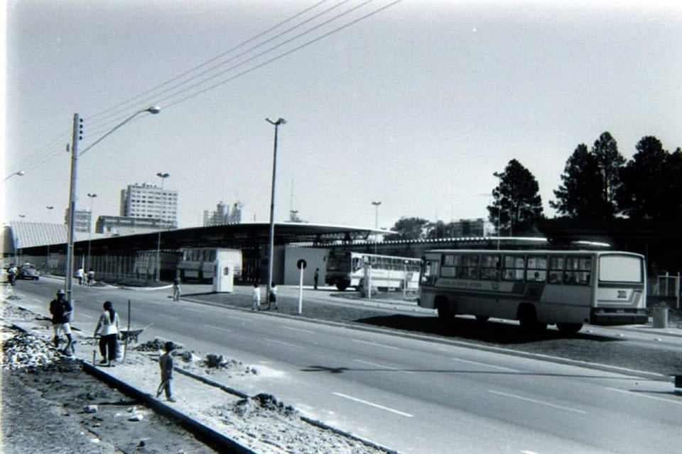 Foto do Terminal Central de Ponta Grossa nos anos 1990