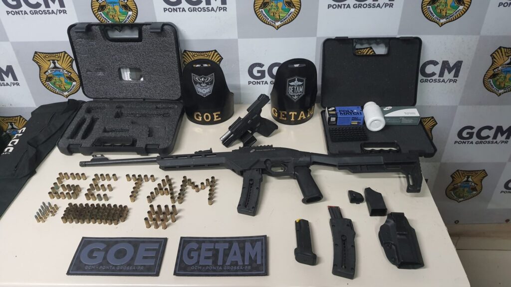 Armas e munições apreendidas em operação da Guarda Civil Municipal de Ponta Grossa