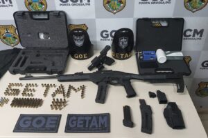 Armas e munições apreendidas em operação da Guarda Civil Municipal de Ponta Grossa