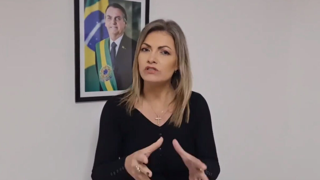 IMagem do vídeo de aline sleutjes relatando ter sofrido ataque de hackers