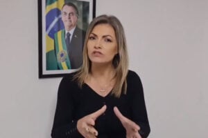 IMagem do vídeo de aline sleutjes relatando ter sofrido ataque de hackers