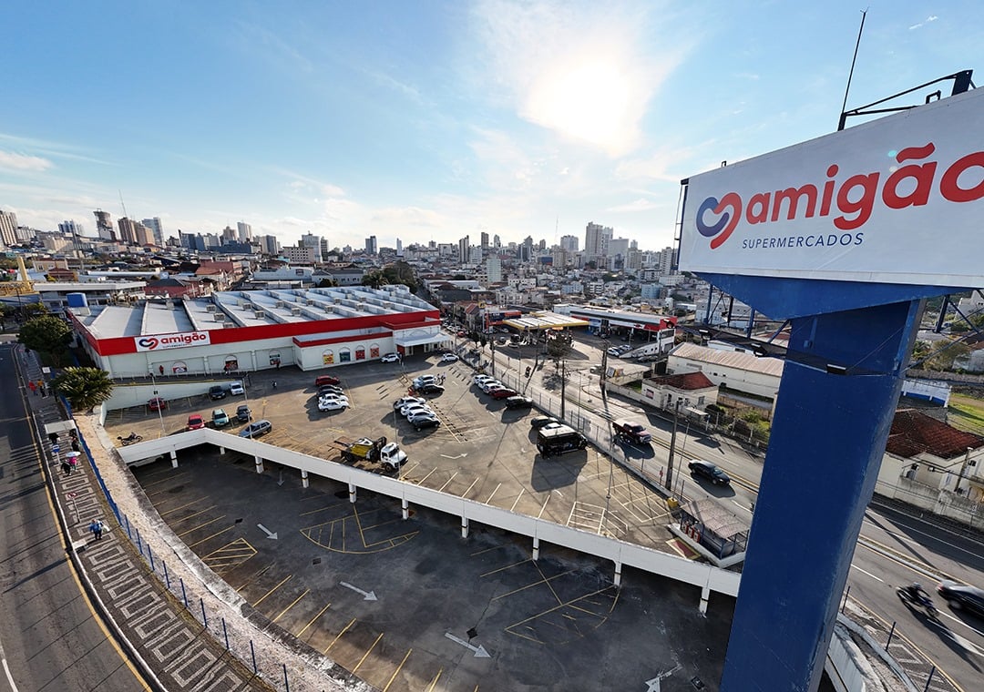 Vista aérea do novo Amigão Supermercados em Ponta Grossa