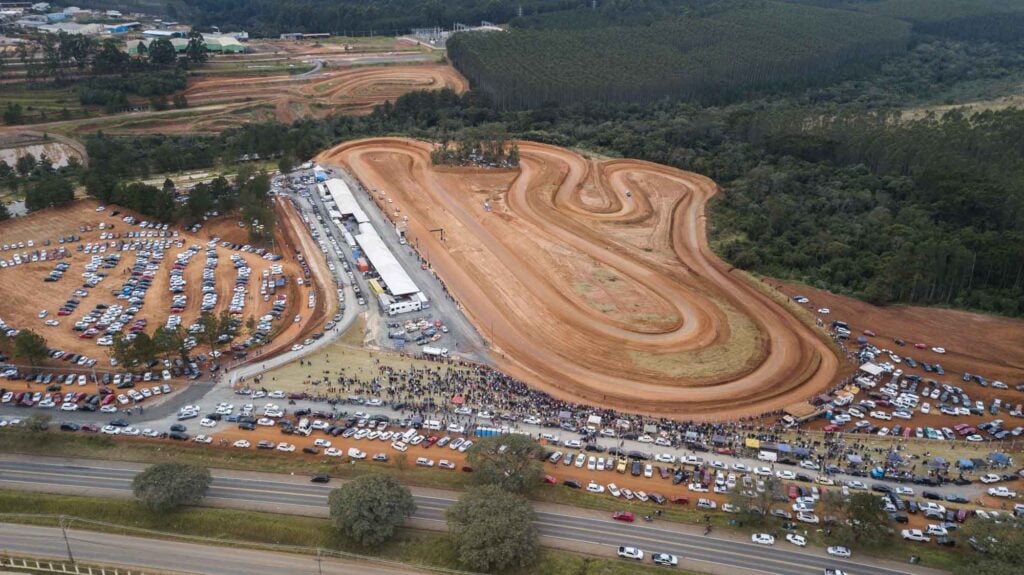 Foto do autódromo de Telêmaco Borba, nos Campos Gerais