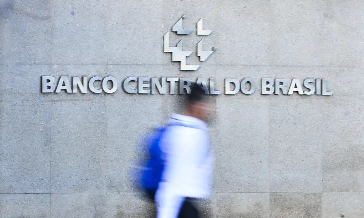 Banco Central aumenta a SELIC