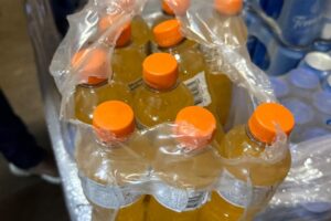 Bebidas apreendidas em operação da PCPR em Ponta Grossa.