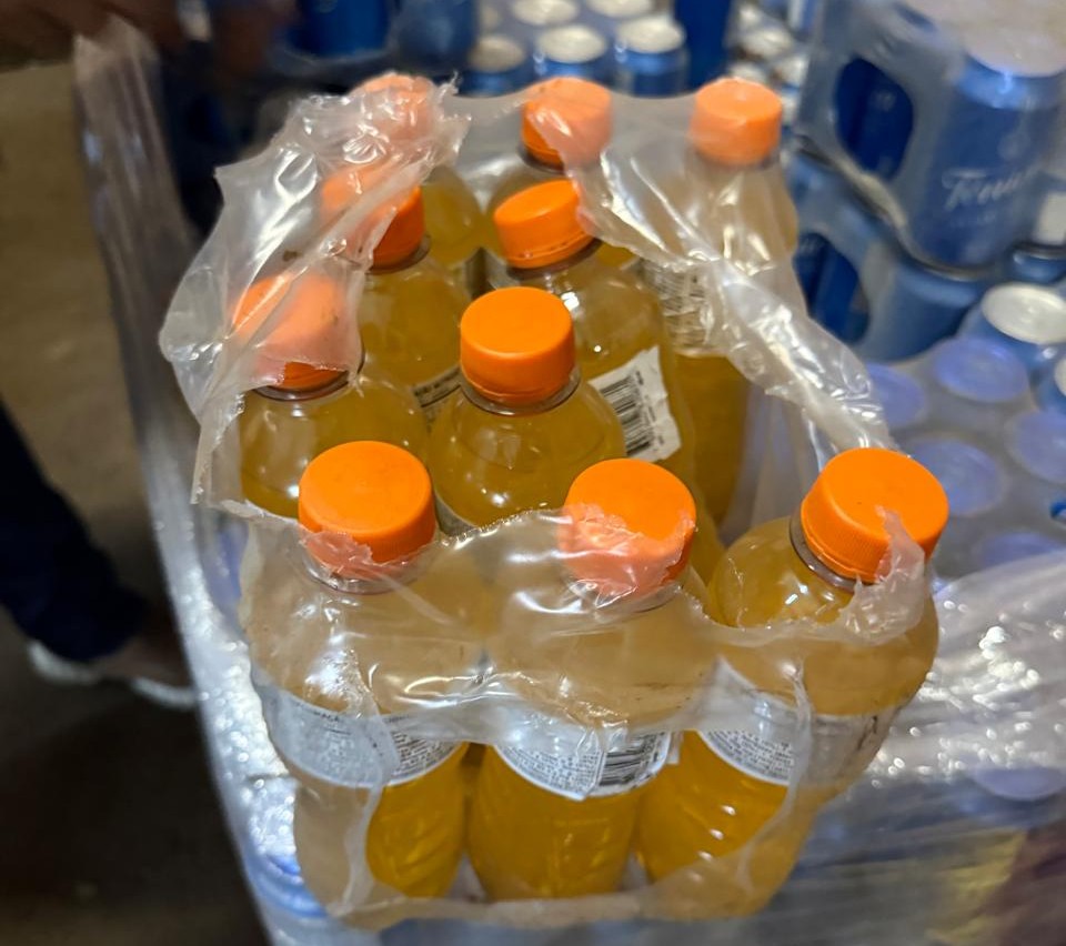 Bebidas apreendidas em operação da PCPR em Ponta Grossa.
