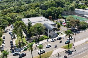 Vista aérea da Câmara Municipal de Ponta Grossa, no bairro Ronda