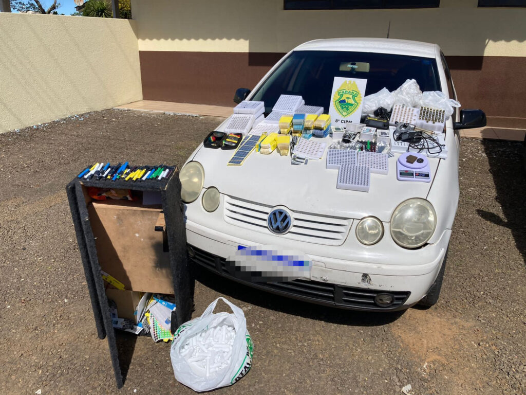 Foto de carro que transportava drogas em Inácio Martins