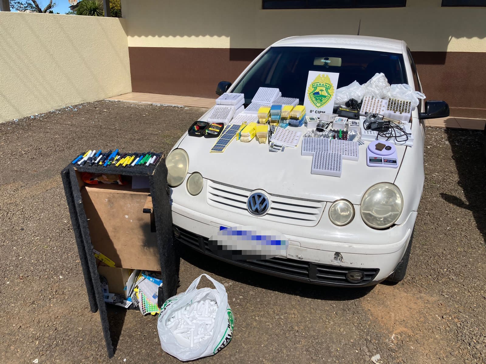 Foto de carro que transportava drogas em Inácio Martins