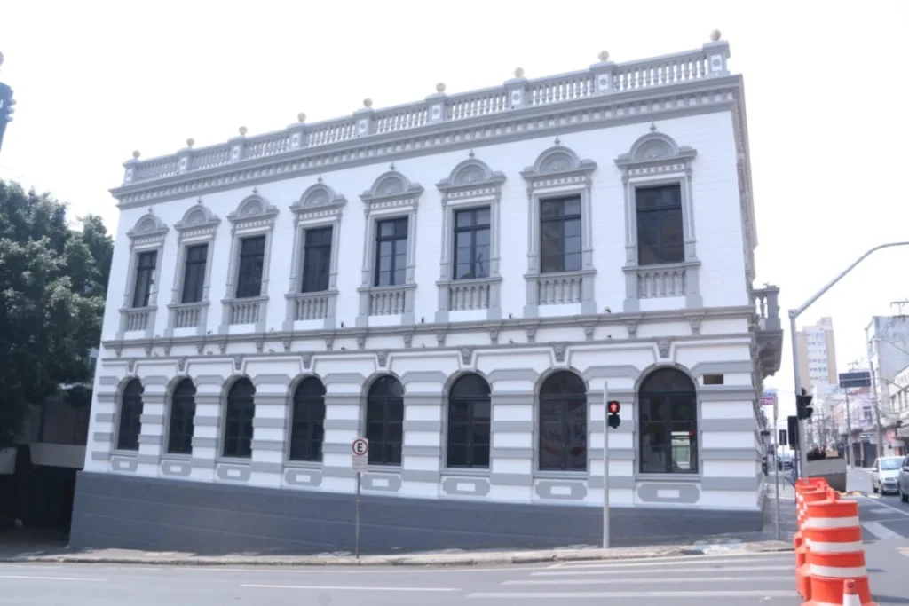 Prédio do Centro de Cultura, no Centro de Ponta Grossa, onde funciona o Cine PG