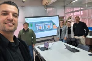 Secretários Rodrigo Morais e Edmir Kirchof receberam representantes da Construtora Prestes
