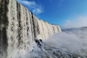 Cataratas do Iguaçu, um dos pontos turísticos do Estado