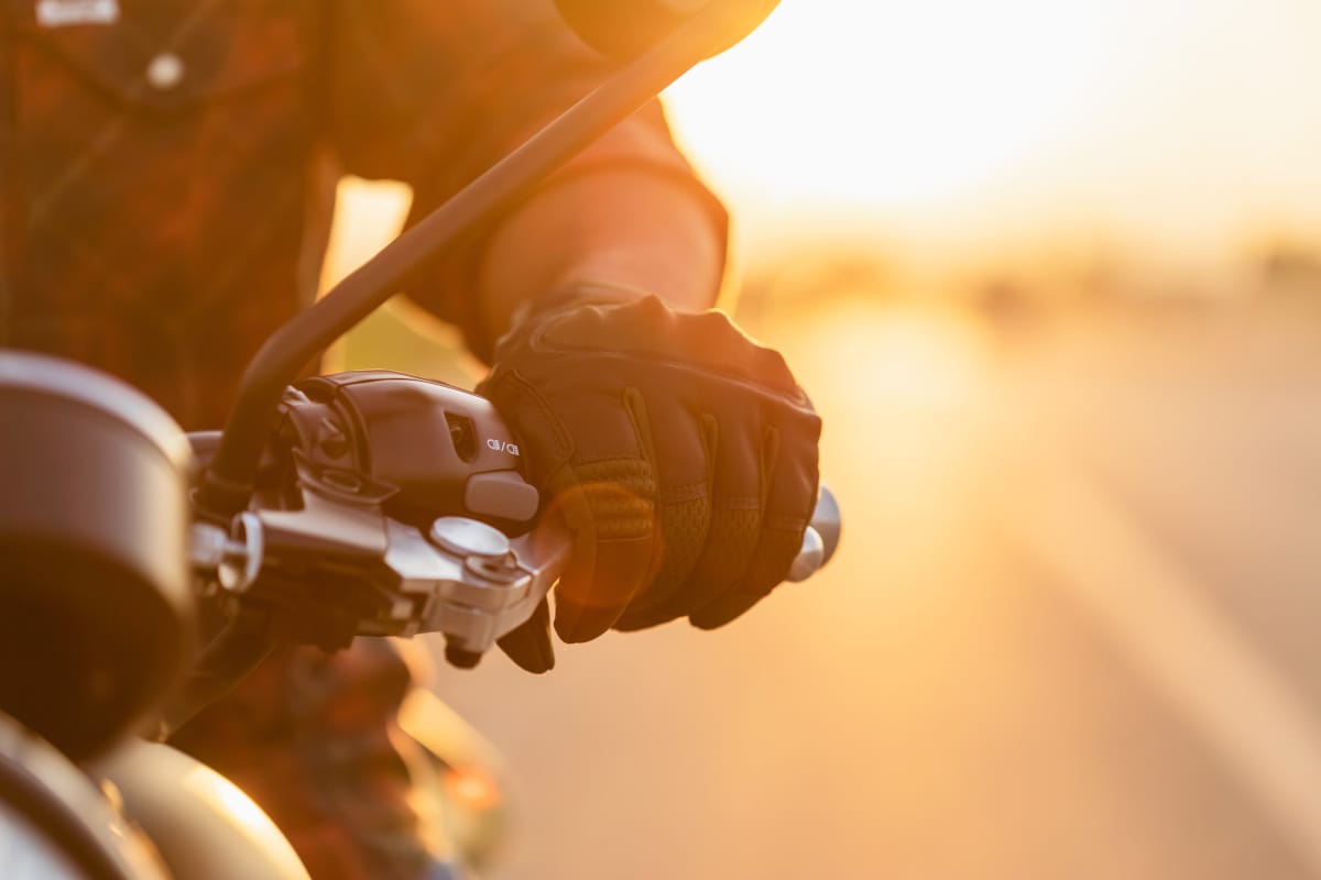 Foto ilustra pauta sobre emplacamento de motos