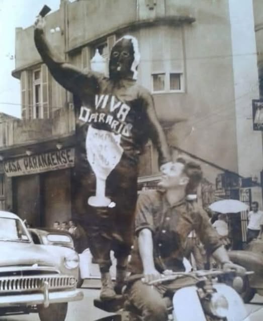 Foto datada de 1962 registrou o fantasma da lambreta