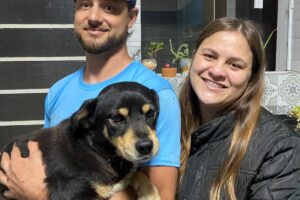 Pitoco na verdade se chama Pingo e foi para os colos de seus verdadeiros tutores