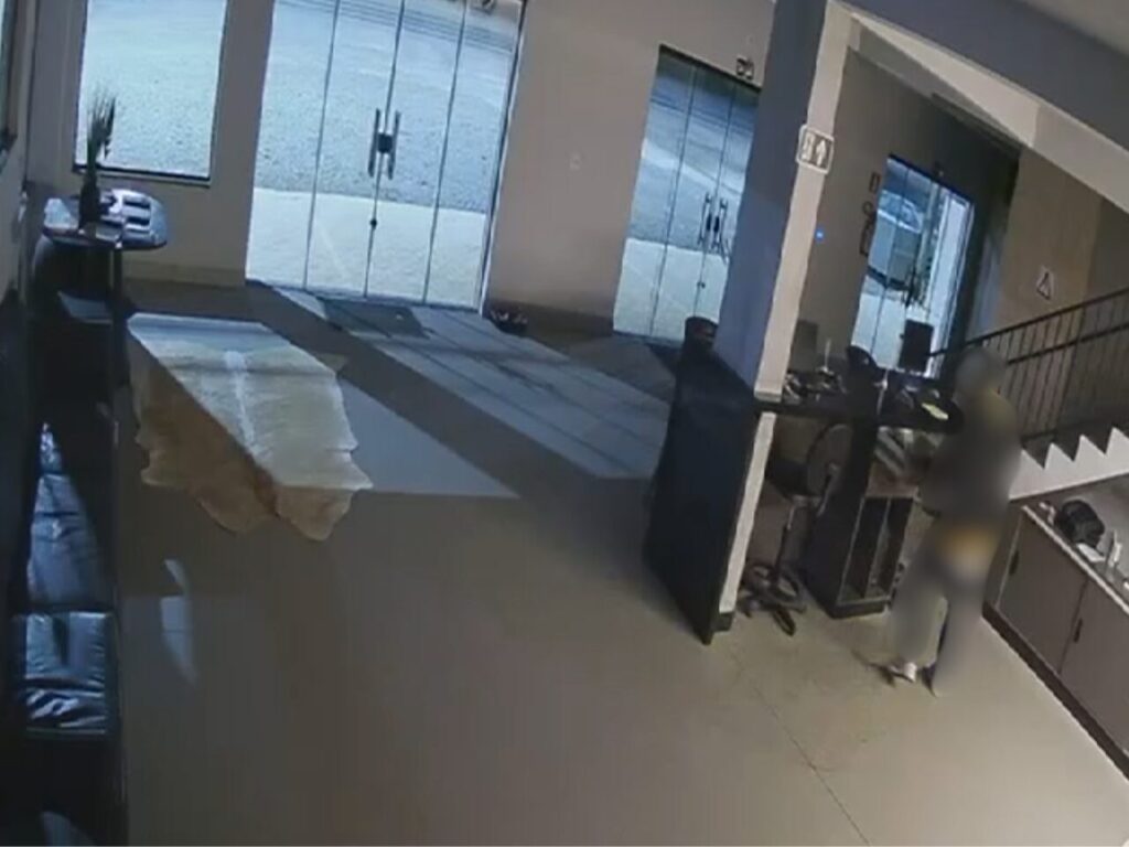 Ladrão em loja de Imbituva