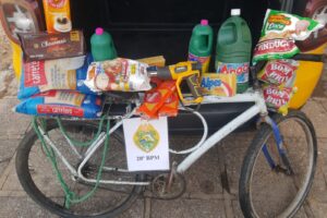 homem é flagrado com produtos furtados