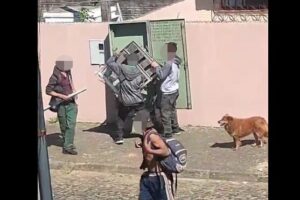 Flagrande furto de armário de telefonia em Ponta Grossa