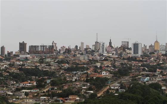 Foto panorâmica de Ponta Grossa ilustra a previsão do tempo de hoje