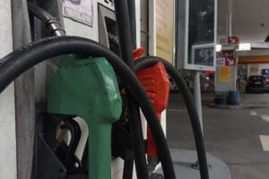 Preço da gasolina cai na Petrobras