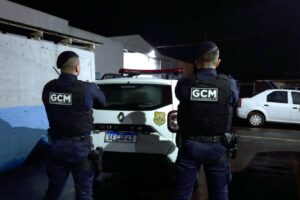 Viatura e dois guardas municipais de Ponta Grossa