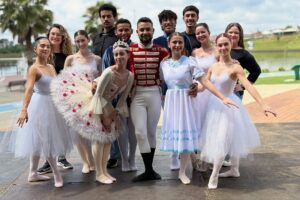 Quebra-nozes apresentado pela Companhia de Dança de Ponta Grossa
