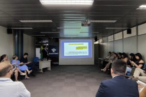 Reunião de comitê da Receita Federal em PG