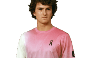 João Fonseca em fundo branco