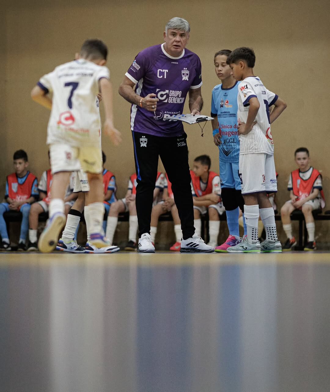 Treinador Gegê Machado e jogadores da ACGF no Oscar Pereira