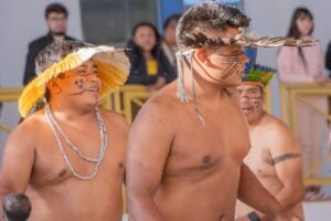 UEPG lança manual em línguas indígenas