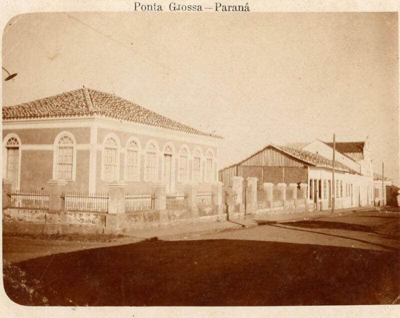 Residência de Vicente Machado que depois virou Museu Época